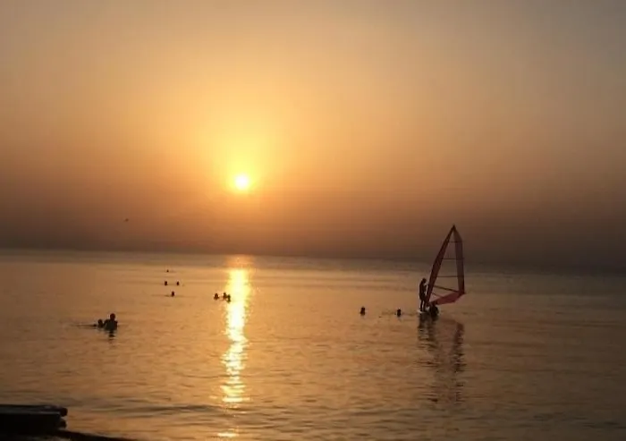 Sun Sea No 2 Peraía